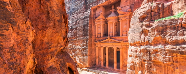 Ecos del Desierto: Egipto, Jordania y Dubai
